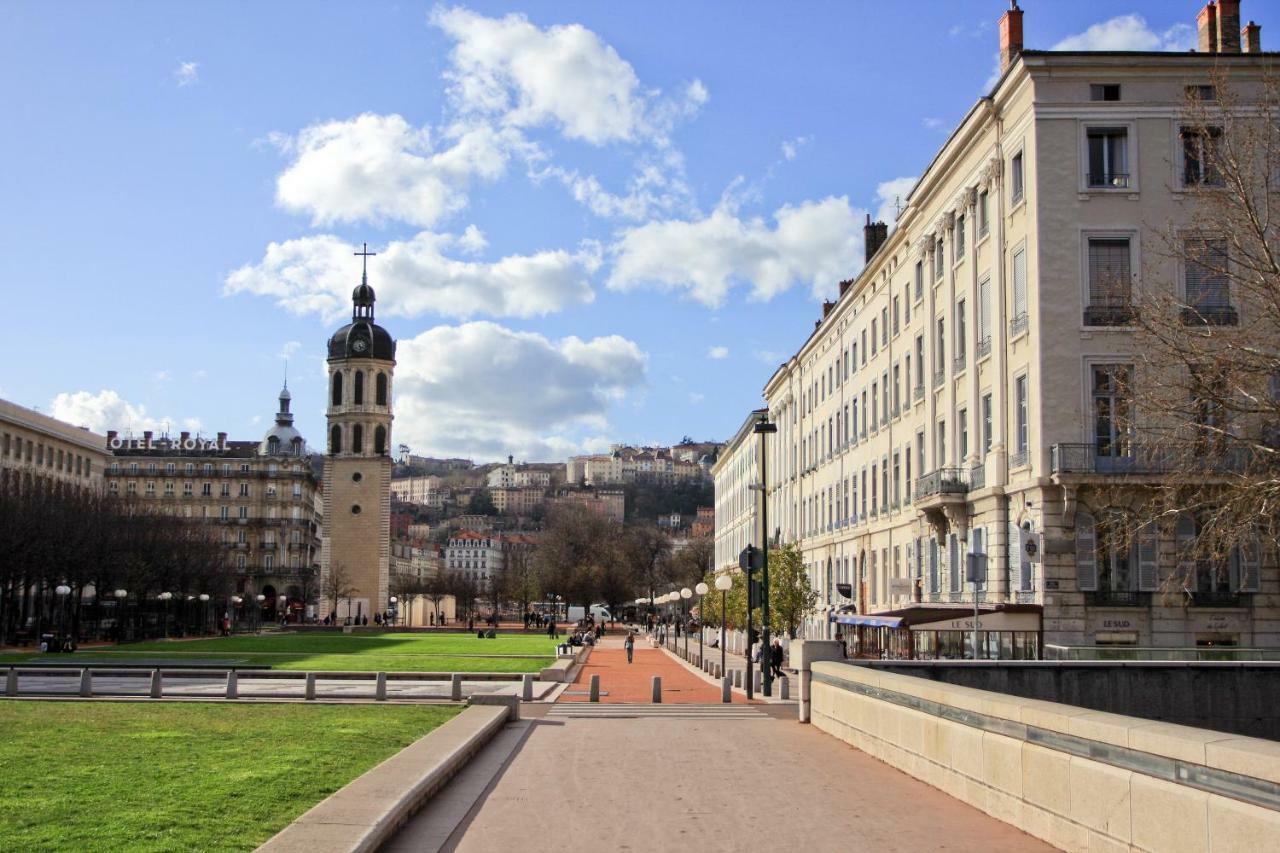 Hotel Mercure Lyon Centre Lumiere Exterior photo